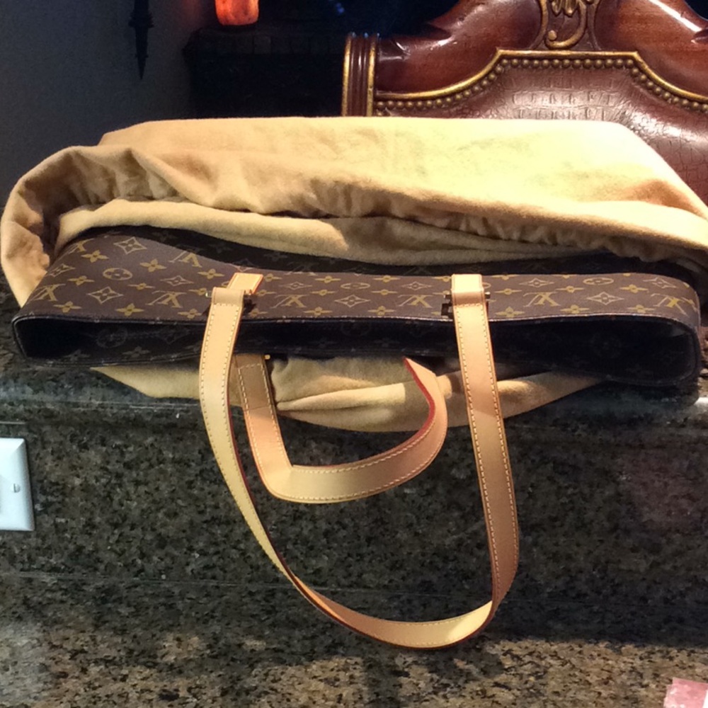 Authentic Pristine Louis Vuitton - Picture 8 of 8